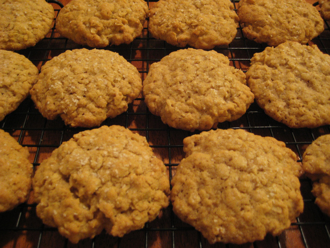 19. Oatmeal Cookies: bananas + oats. Mush two old bananas and mix in the oats, then bake in a 350 degree oven for 15 minutes.